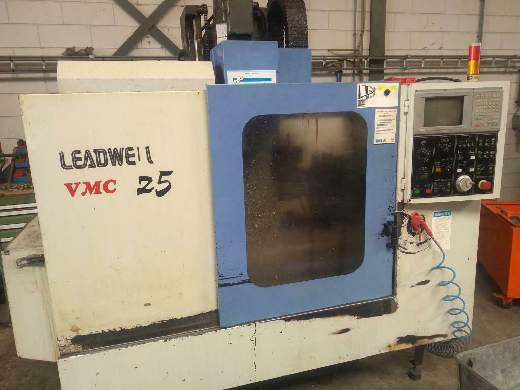 Usado 1996 LEADWELL VMC 25