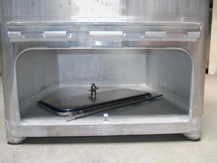 Used 1,500 L Square powder container in aluminum