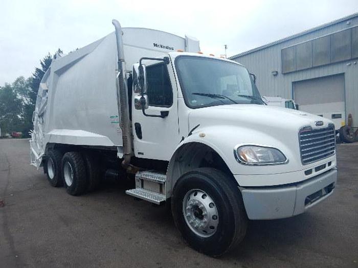 Used 2009 Freightliner M2-106