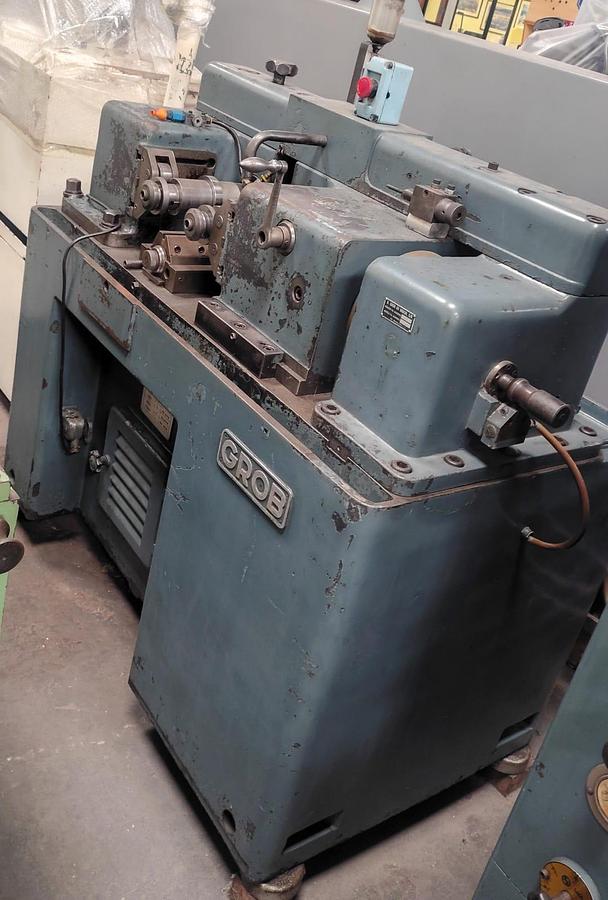 Usado Laminadora de Rosca Grob de 30 tons RM 54