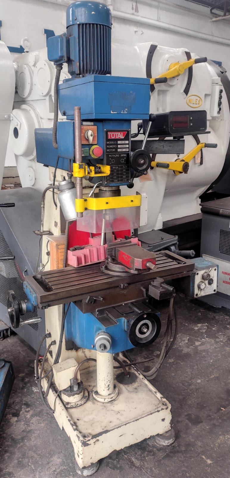 Usado furadeira FF 30