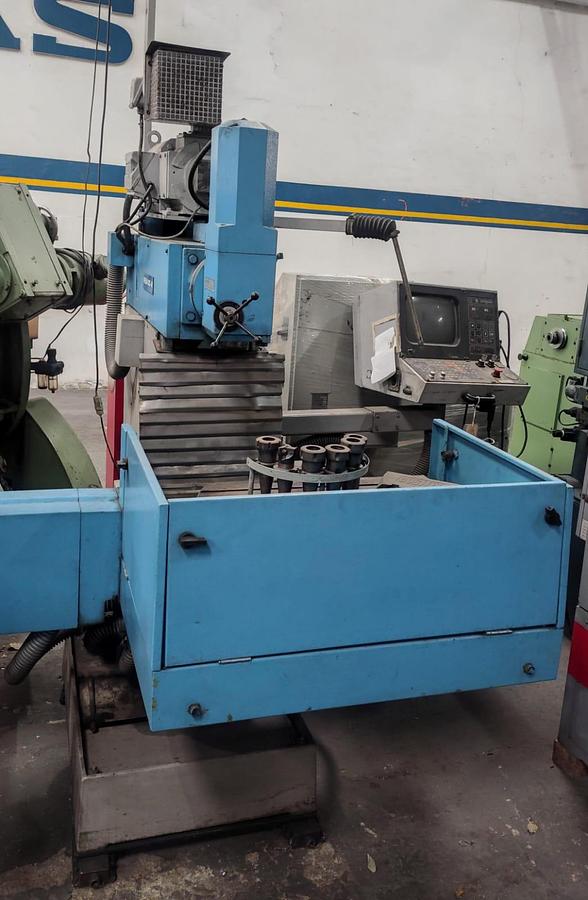 Usado Fresadora Traub MH500 CNC