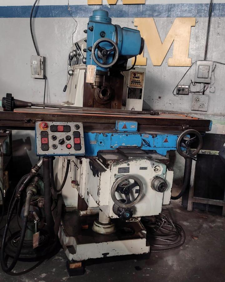 Usado Fresadora Universal Russa 