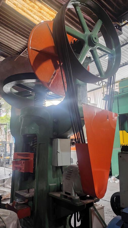 Usado Prensa Fricção 400ton Gutmann (forjaria)