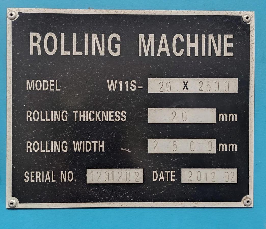 Calandra piramidal Tornitec MMC-2520 com inicial