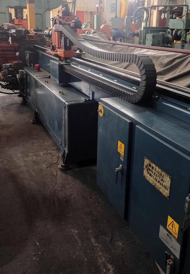 Usado Curvador de Tubos EATON LEONARD VB350HP
