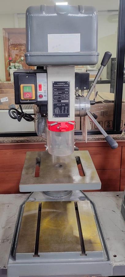 Usado Furadeira e Rosqueadeira de Bancada FBR 25 