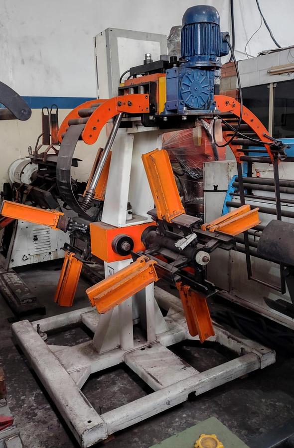 Usado Desbobinador com endireitador  Tecnopress