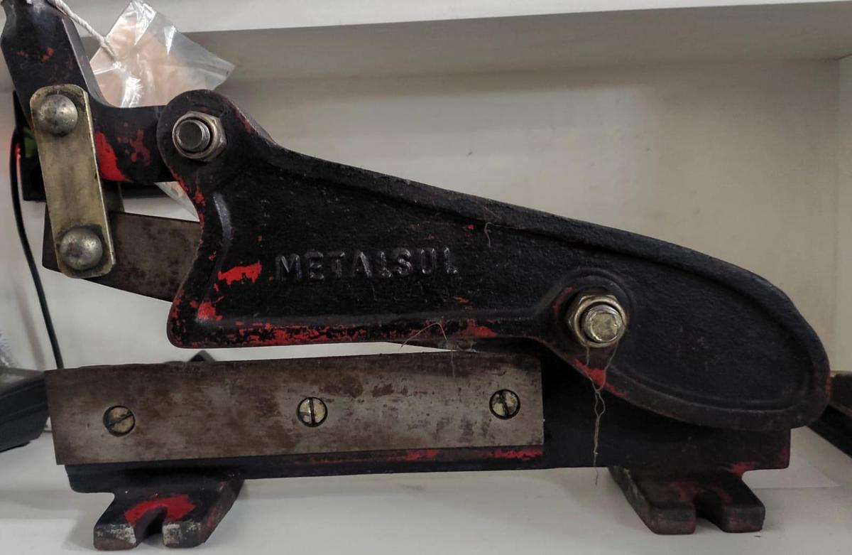 Usado Tesoura corta chapa número 5 - 300mm Metalsul