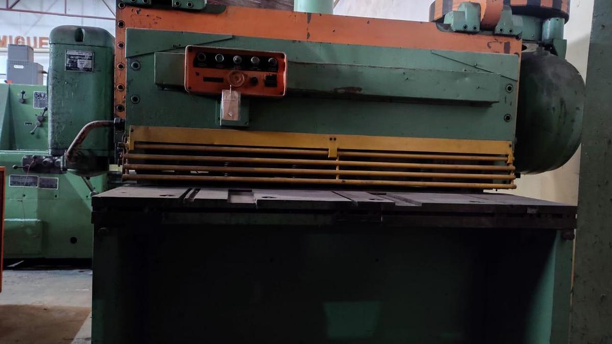 Usado Guilhotina Fobesa 1500 x 1/2