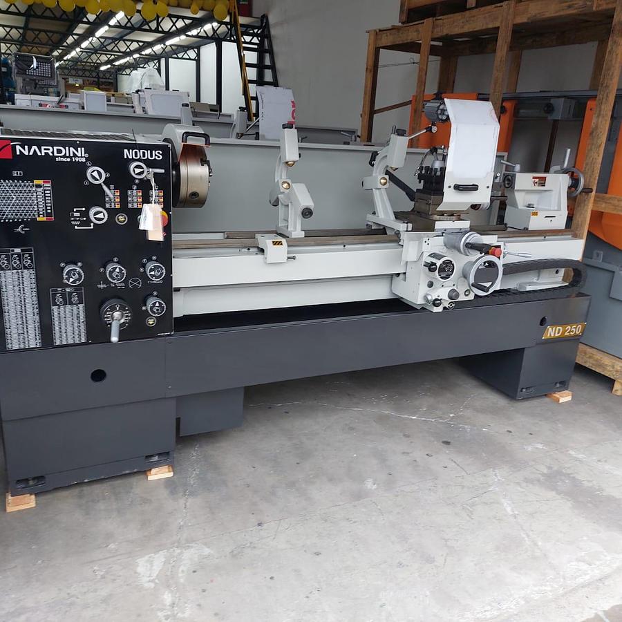 TORNO MECANICO NARDINI ND250 NOVO