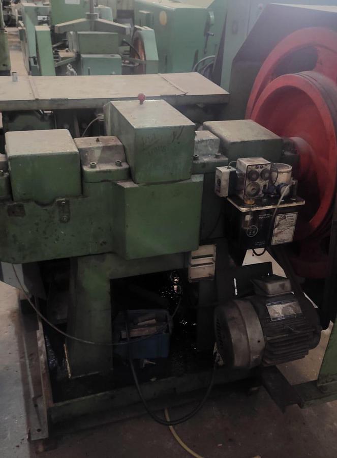 Usado Máquina de Prego Chien-Chang  CCN-4BS. 