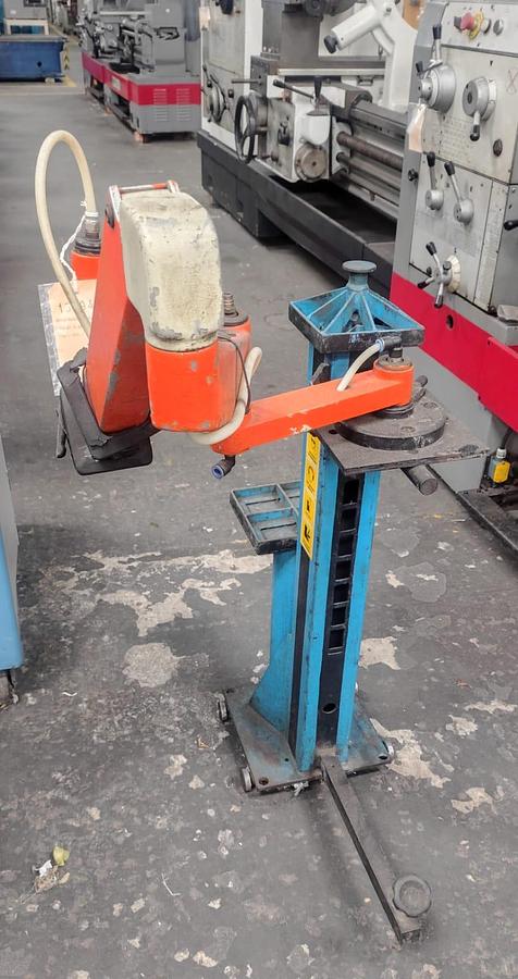 Usado Rosqueadeira Dauer DRA-900 (Pneumática) 