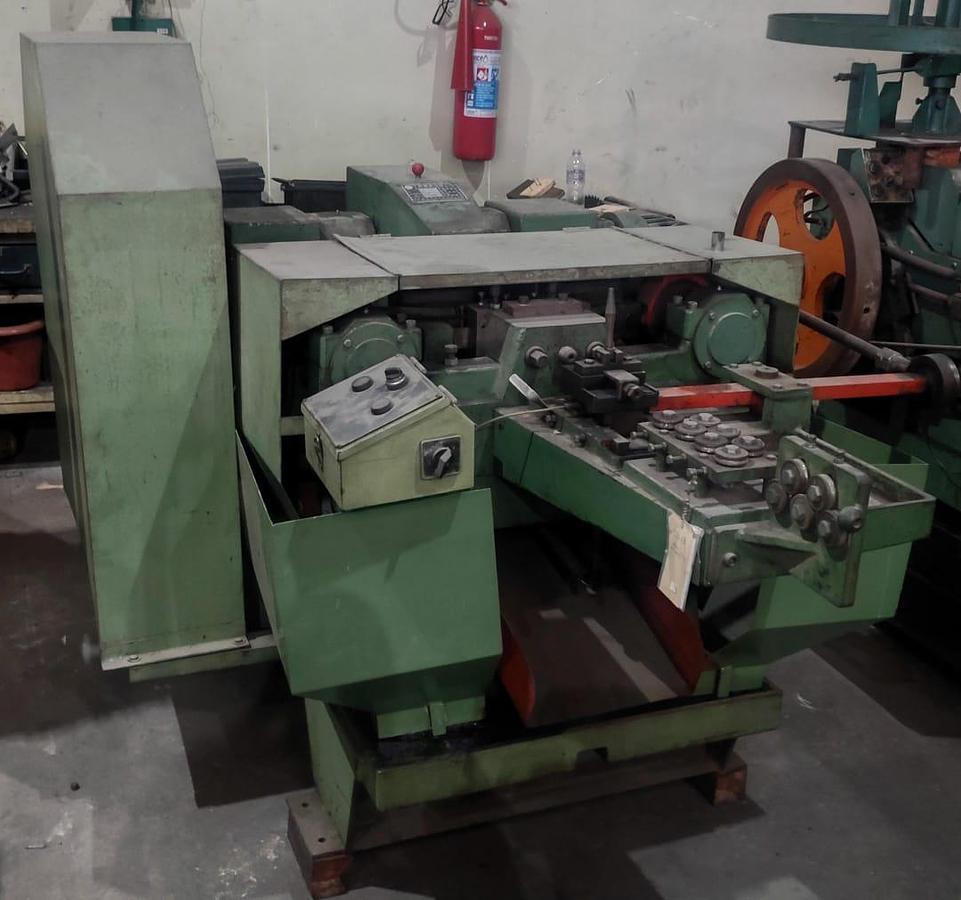 Usado Máquina de Prego Chien-Chang  CCN-4BS. 