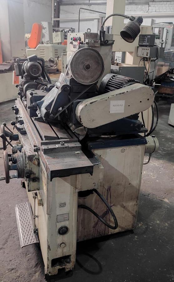 Usado Retífica cilíndrica TOS 2-UD/P 500mm