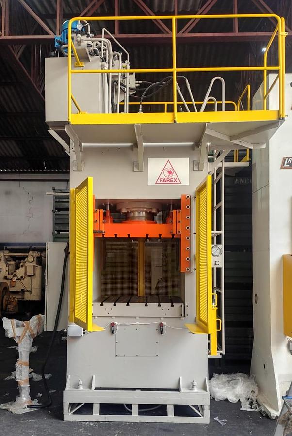 Usado Prensa Hidraulica Farex 200 ton tipo H