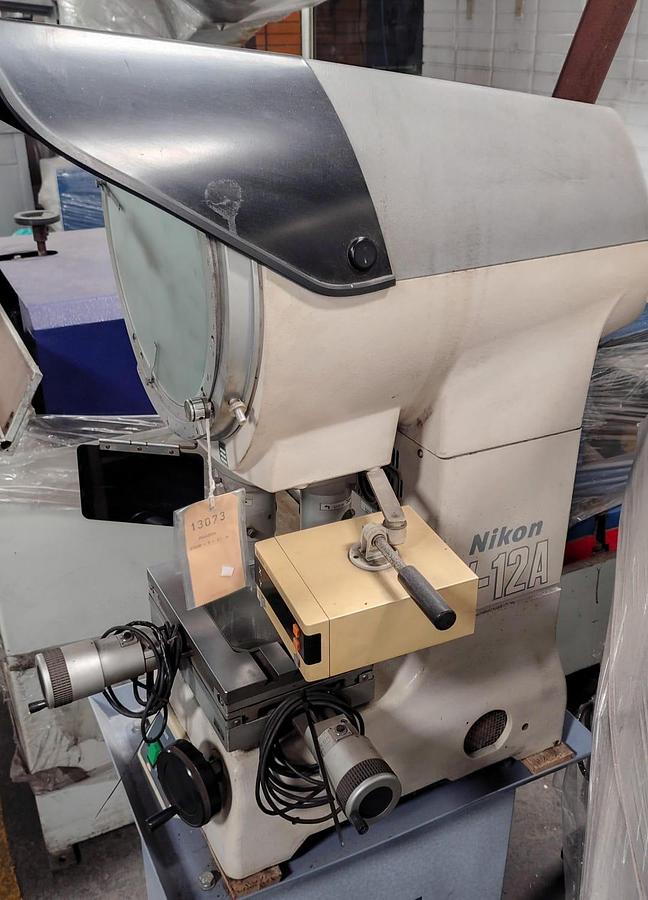 Usado PROJETOR DE PERFIL NIKON V-12A