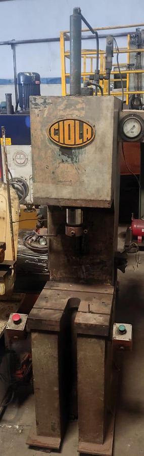 Usado PRENSA HIDRAULICA CIOLA 10Ton