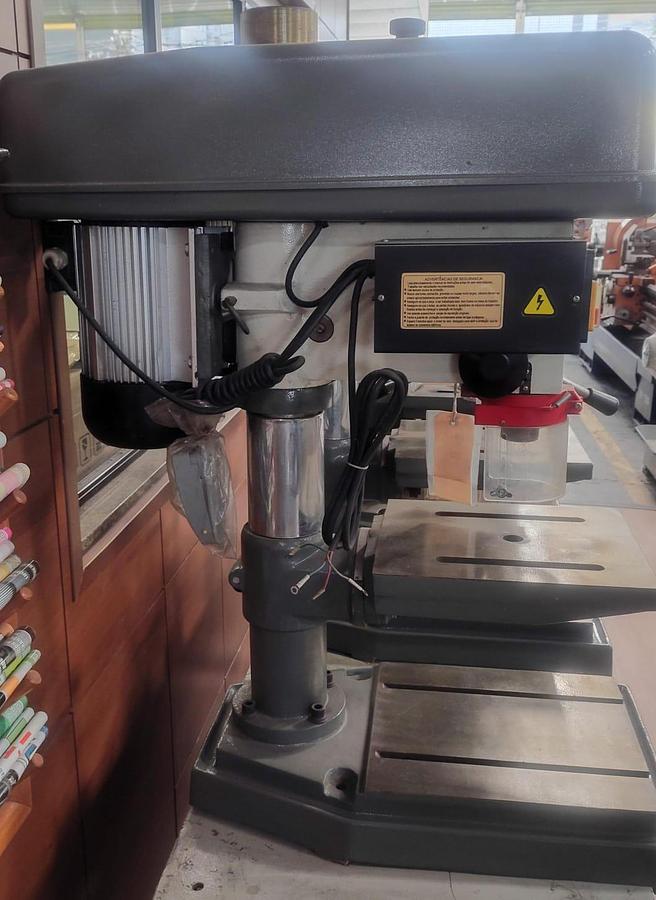 Usado Furadeira e Rosqueadeira de Bancada FBR 25 