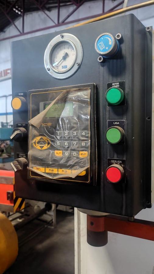 Usado Prensa Hidráulica 8 ton com CLP