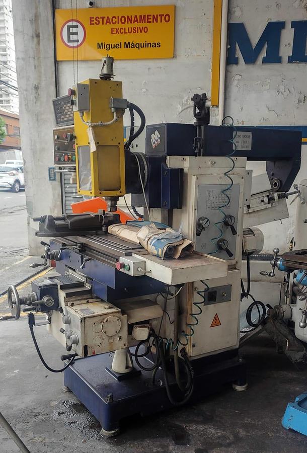 Usado Fresadora Universal