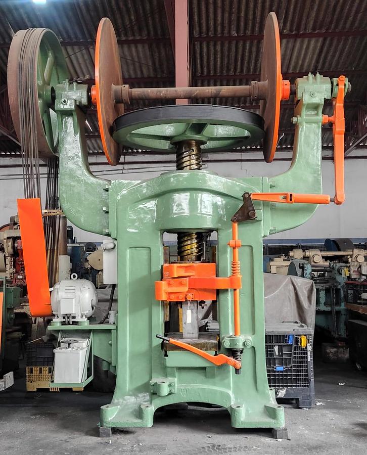 Usado Prensa Fricção 400ton Gutmann (forjaria)