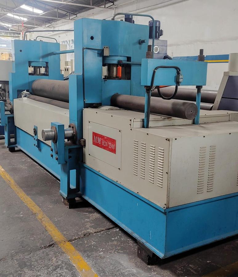 Calandra piramidal Tornitec MMC-2520 com inicial