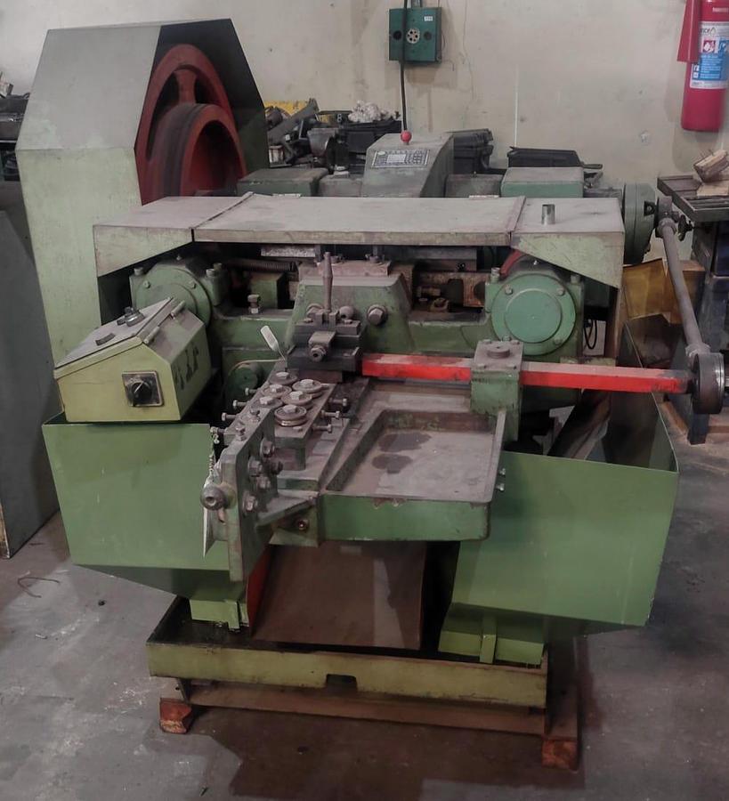 Usado Máquina de Prego Chien-Chang  CCN-4BS. 