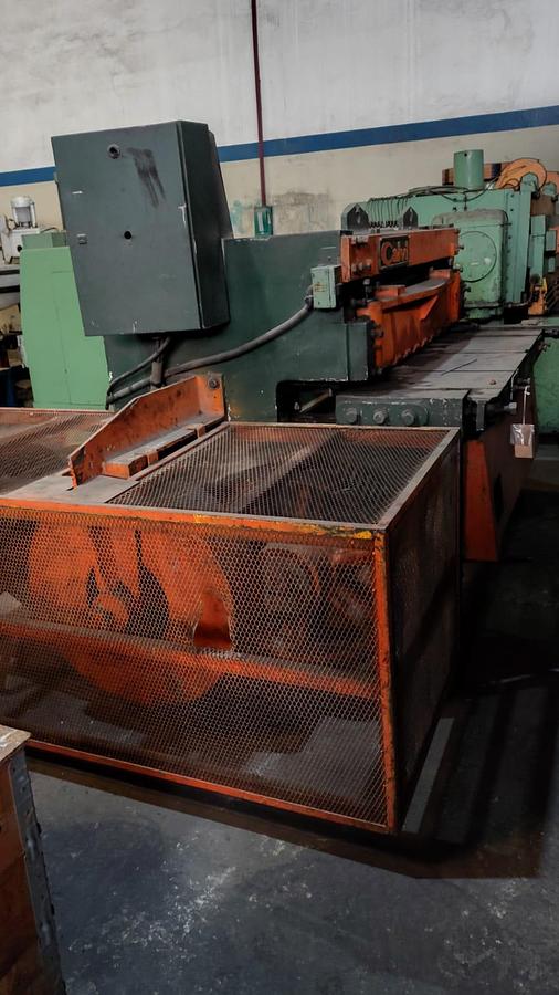 Usado Guilhotina Calvi 1350 x 3/8 - TB MC 