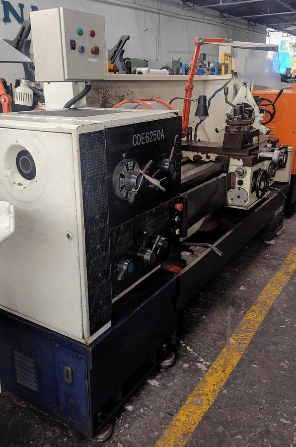 Usado Torno CDE-6250A x 1500mm