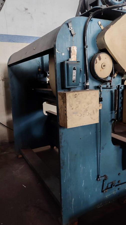 Usado Dobradeira Mecânica Benecke 2500 x 30ton