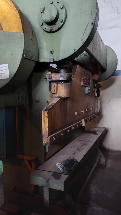 Usado Dobradeira Calvi 2000.3000 x 100ton