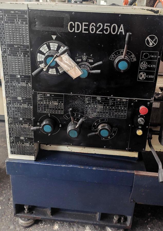 Usado Torno CDE-6250A x 1500mm