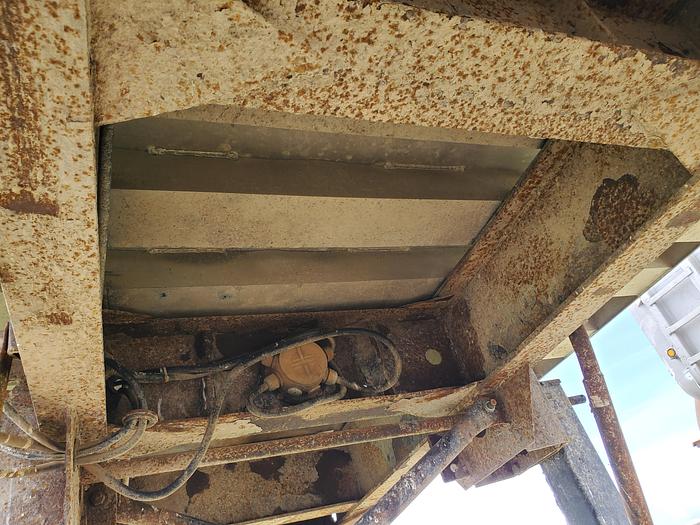 Used 1991 26' Fruehauf End Dump Trailer