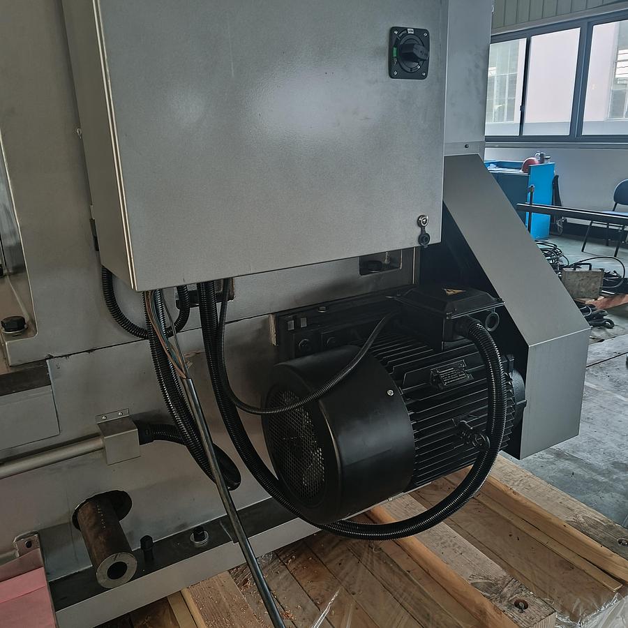 Rogi CW61160x3000 lathe