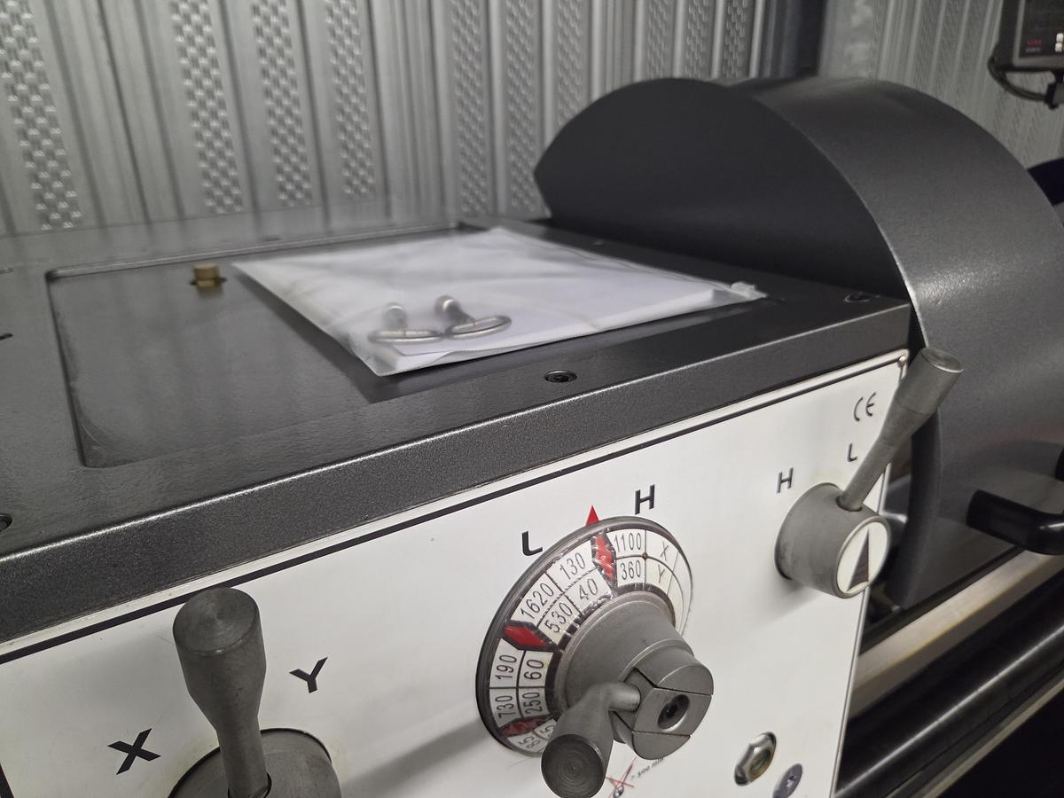 Rogi WL560x2000 lathe