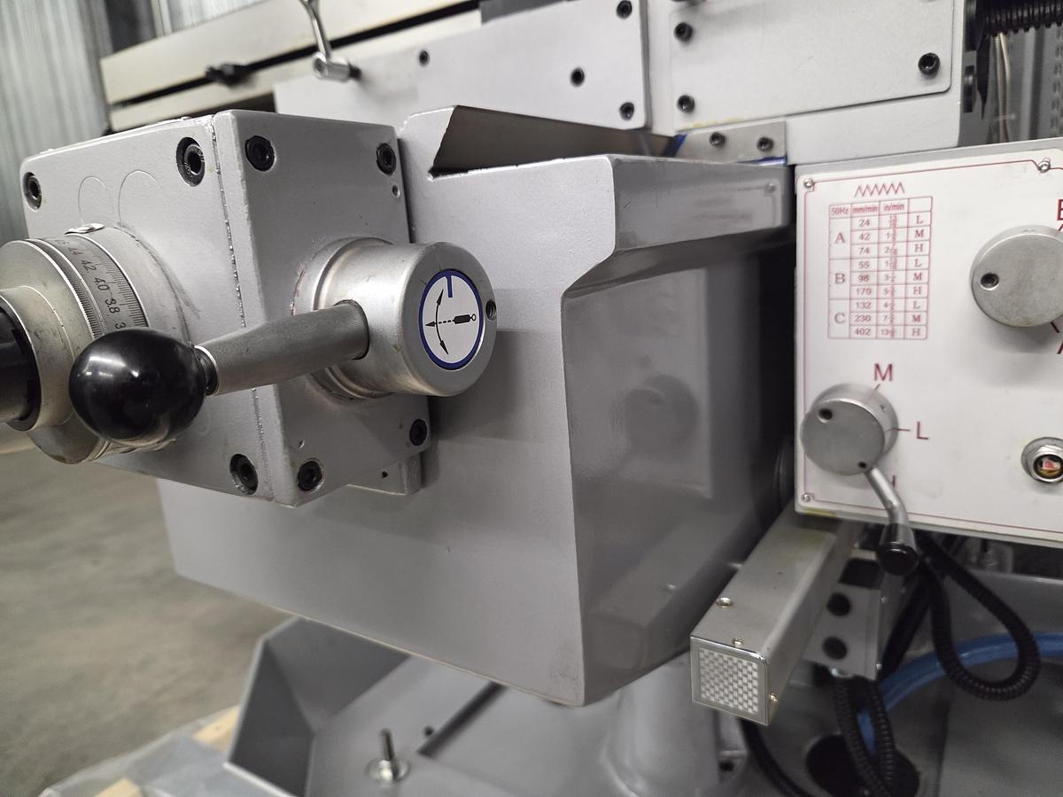 WUM100 - ROGI Universal Milling Machine