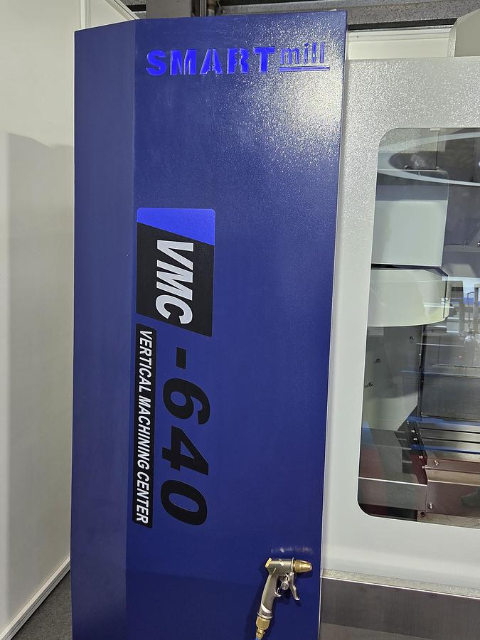 Rogi VMC640 CNC vertical machining center