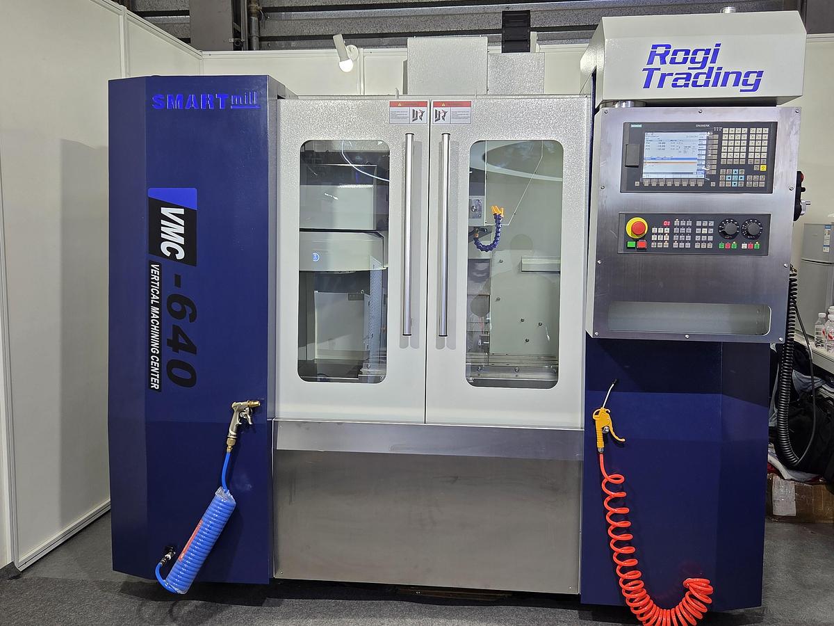 Rogi VMC640 CNC vertical machining center