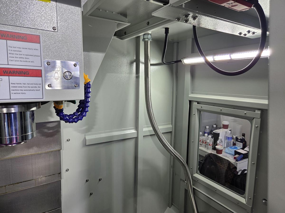 Rogi VMC640 CNC vertical machining center