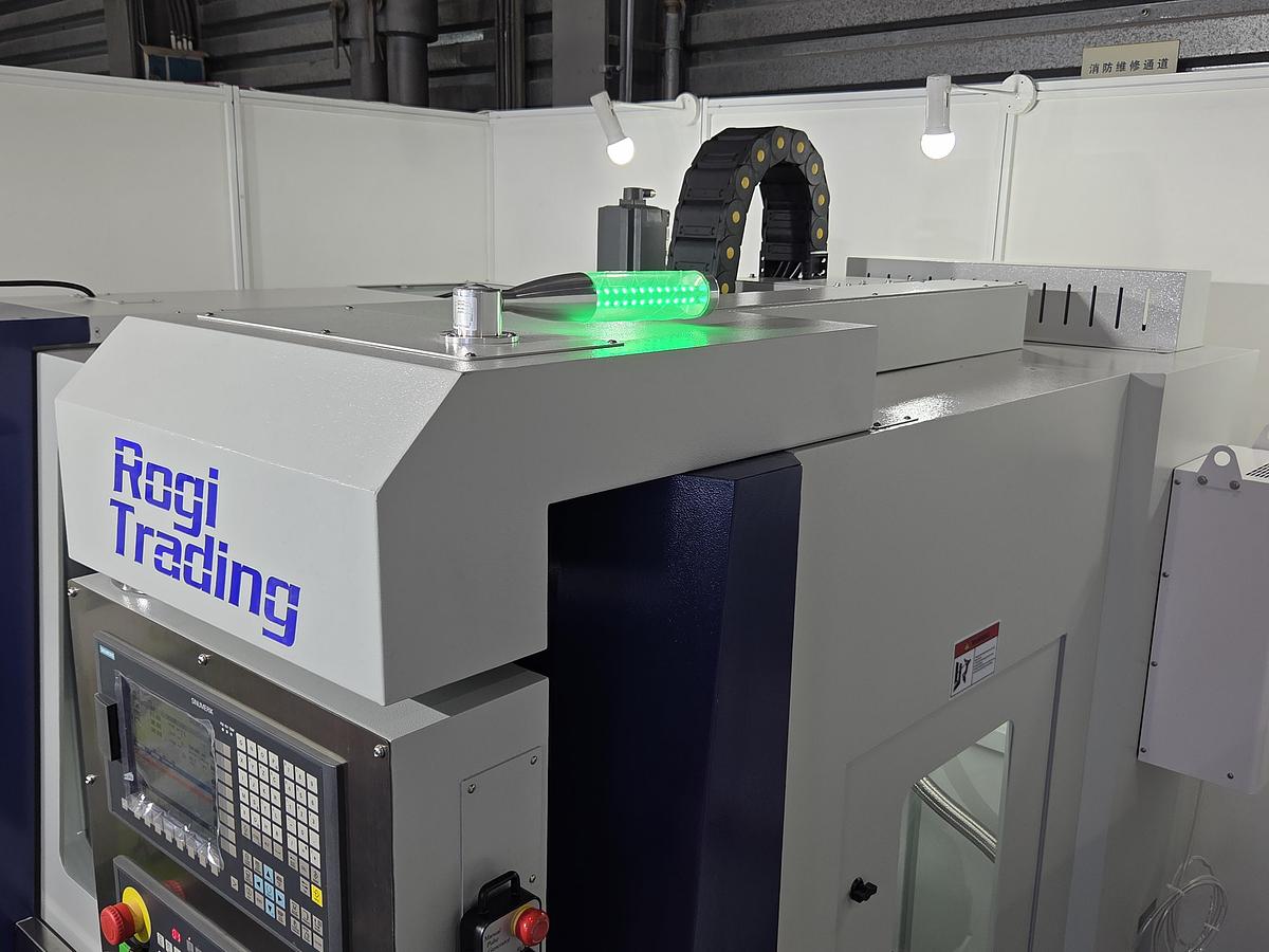 Rogi VMC640 CNC vertical machining center