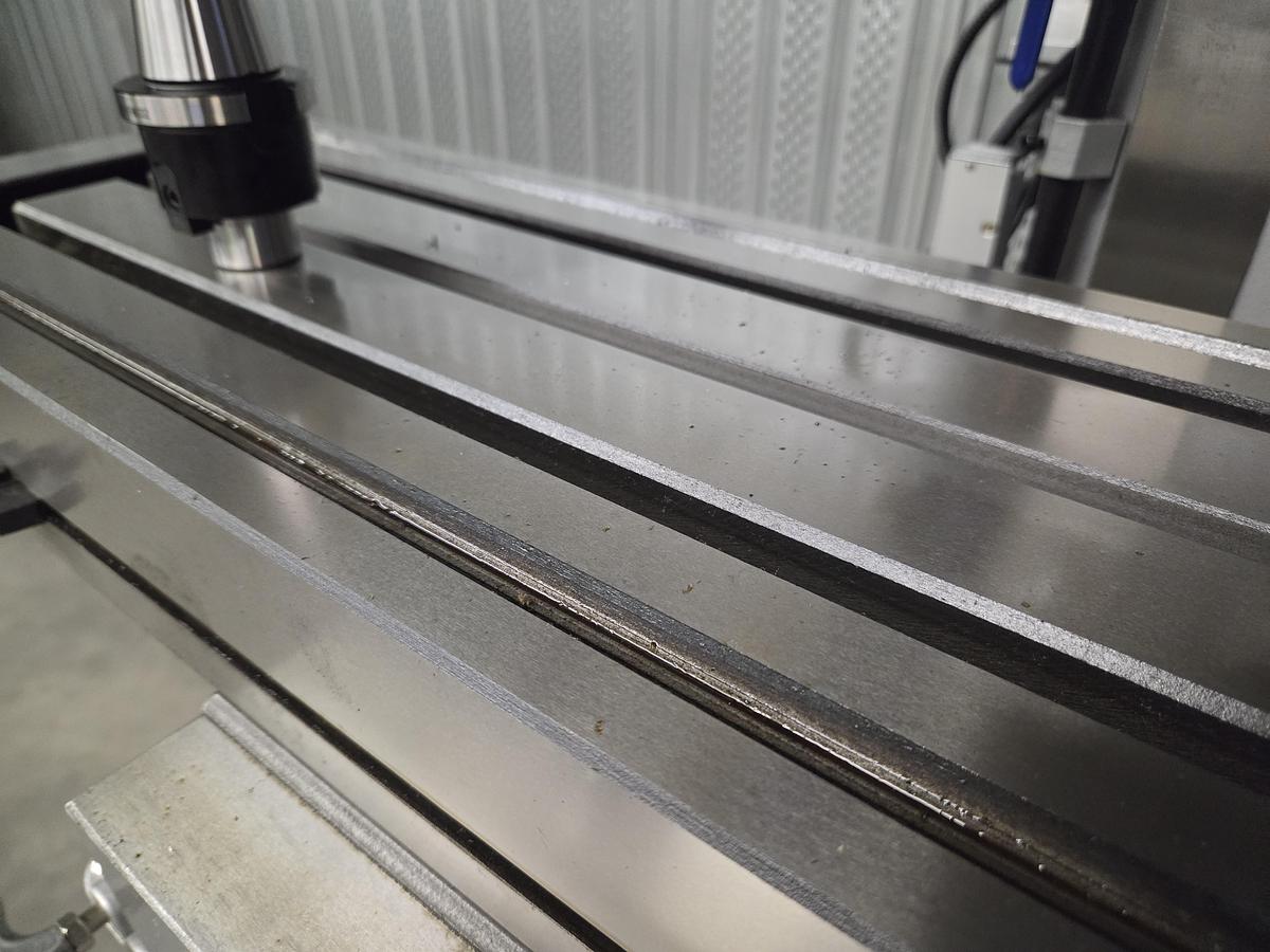 WUM100 - ROGI Universal Milling Machine