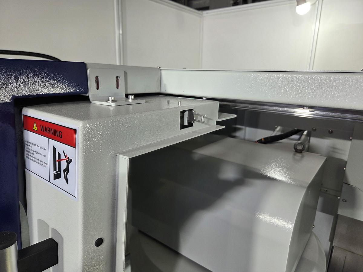 Rogi VMC640 CNC vertical machining center