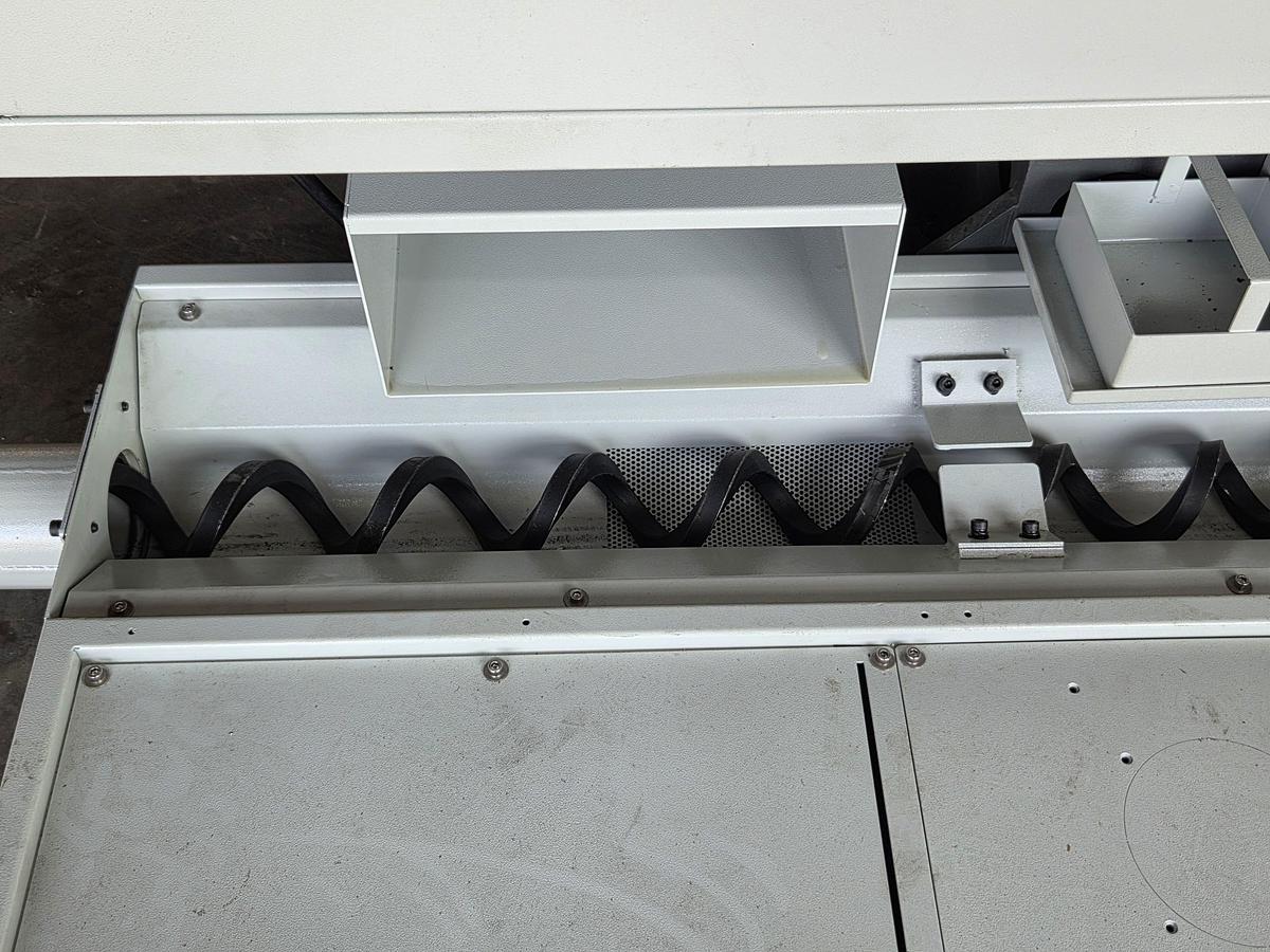 Rogi VMC640 CNC vertical machining center