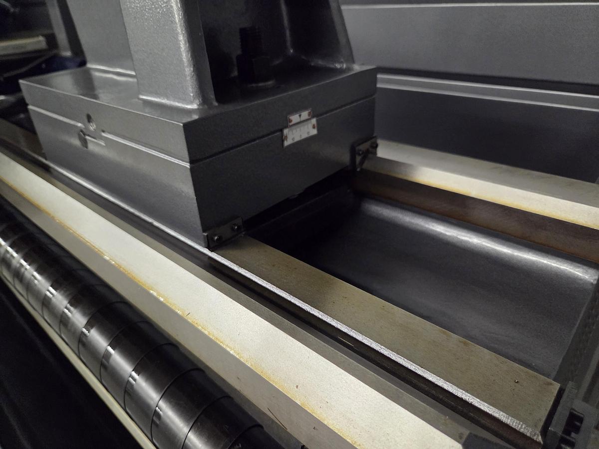 Rogi WL560x2000 lathe