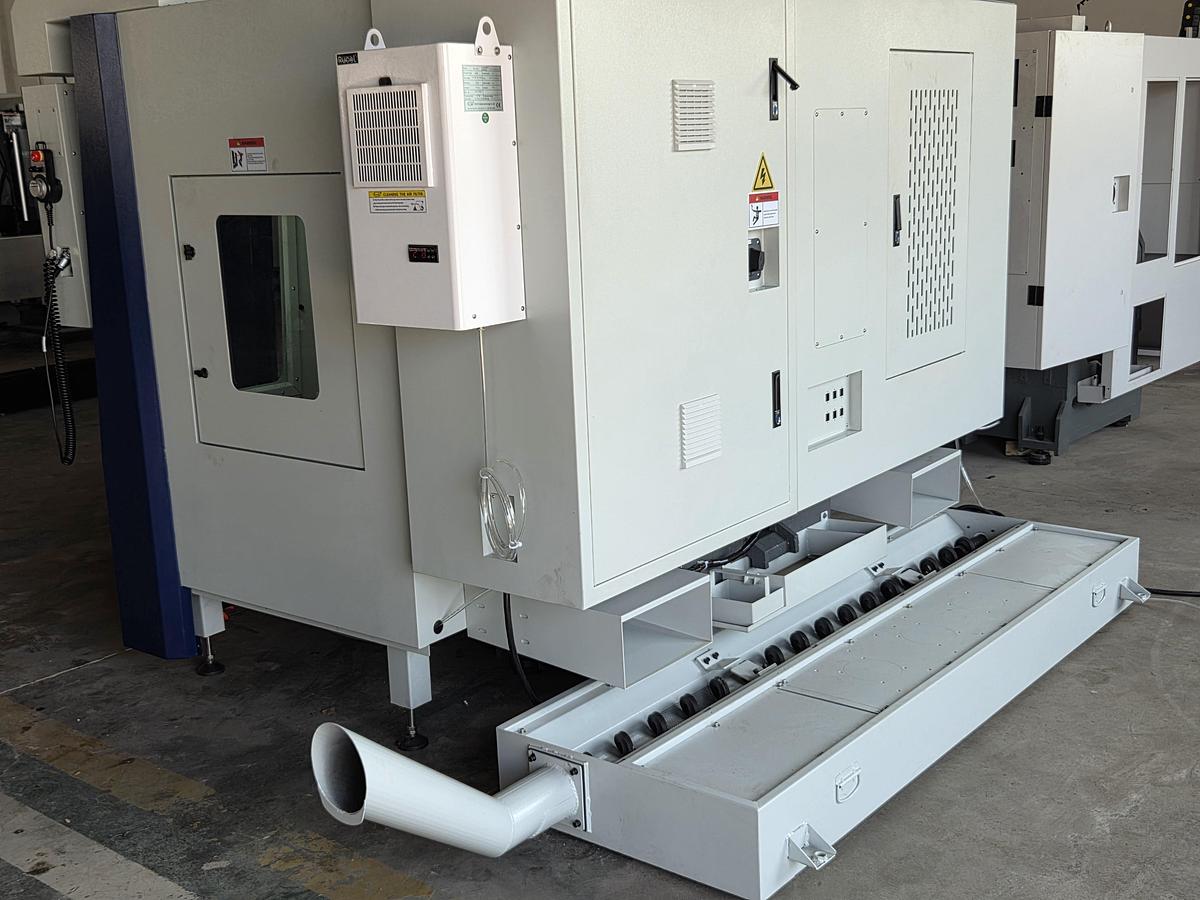 Rogi VMC640 CNC vertical machining center