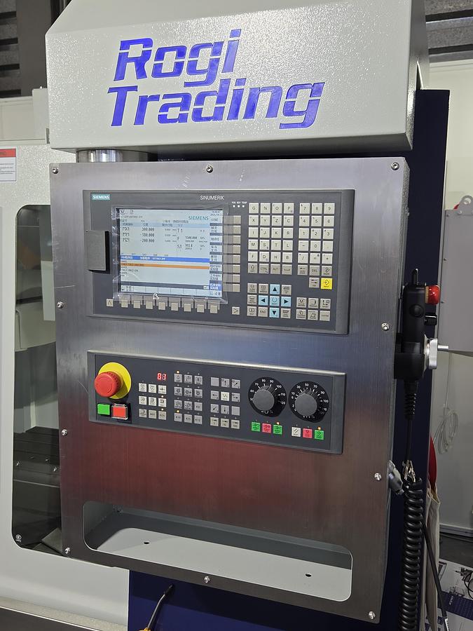 Rogi VMC640 CNC vertical machining center