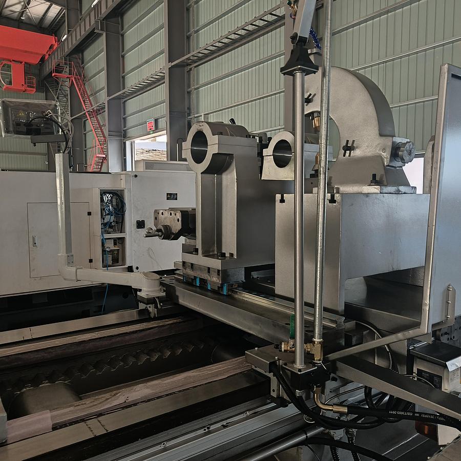 Rogi CW61160x3000 lathe