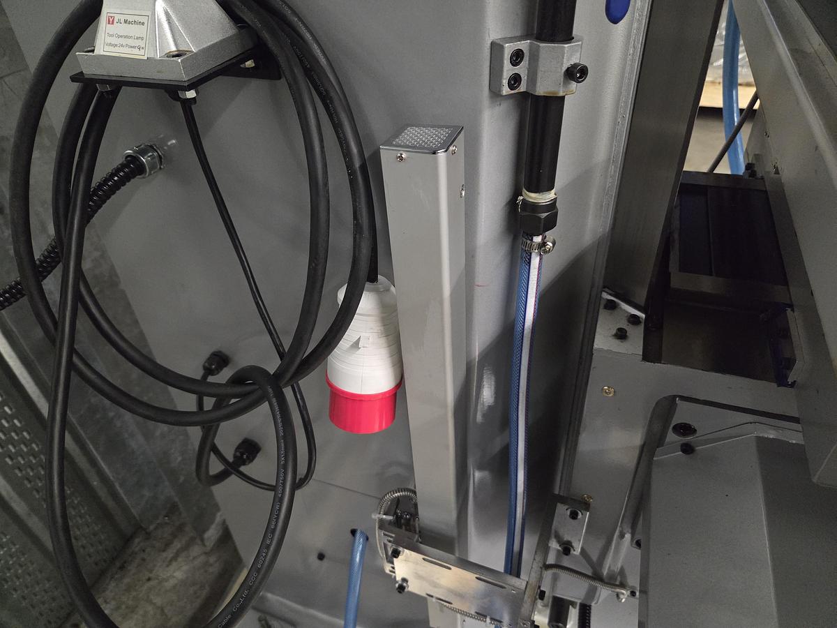 WUM100 - ROGI Universal Milling Machine