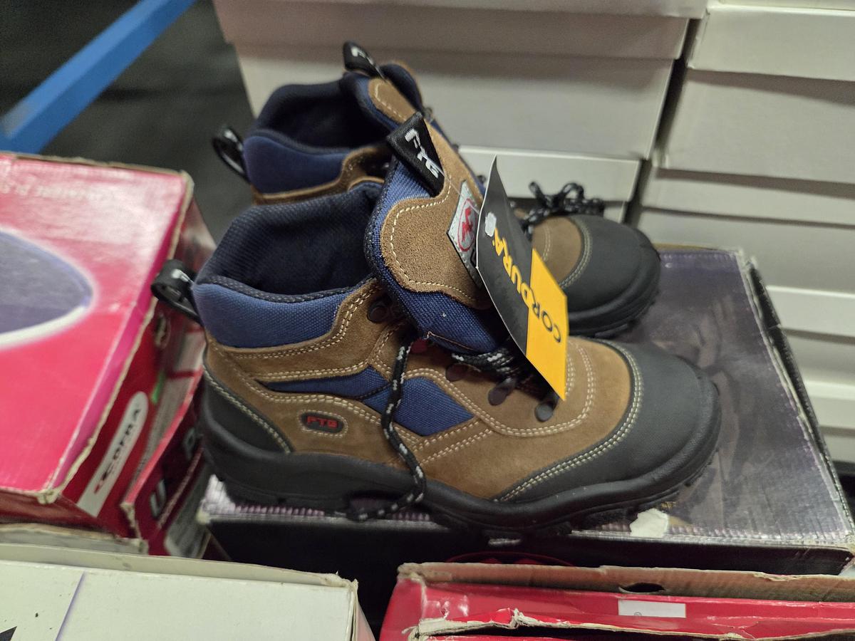 Timberland, Maurer, Cofra